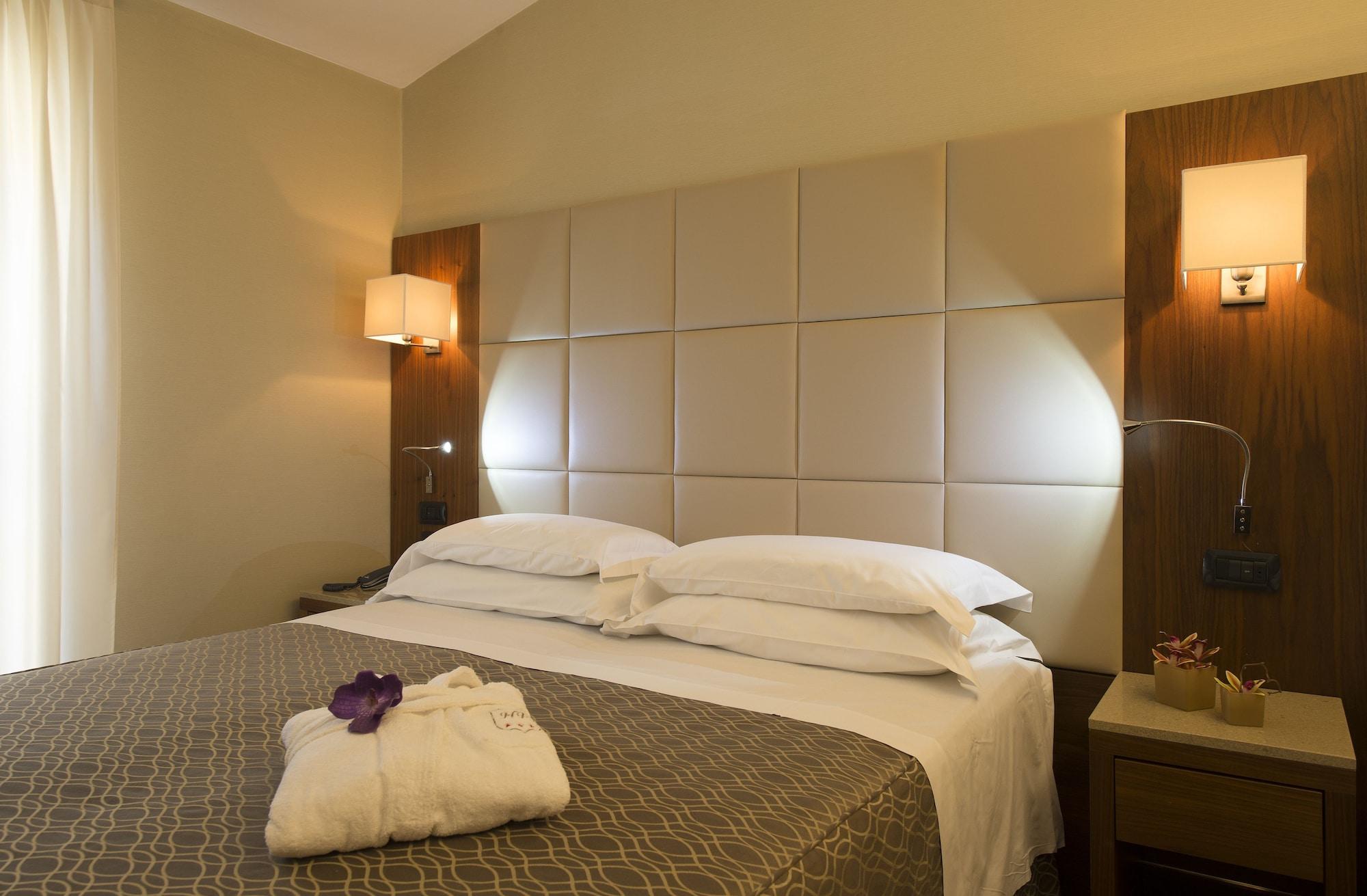 Hotel Fenice Milano Ngoại thất bức ảnh