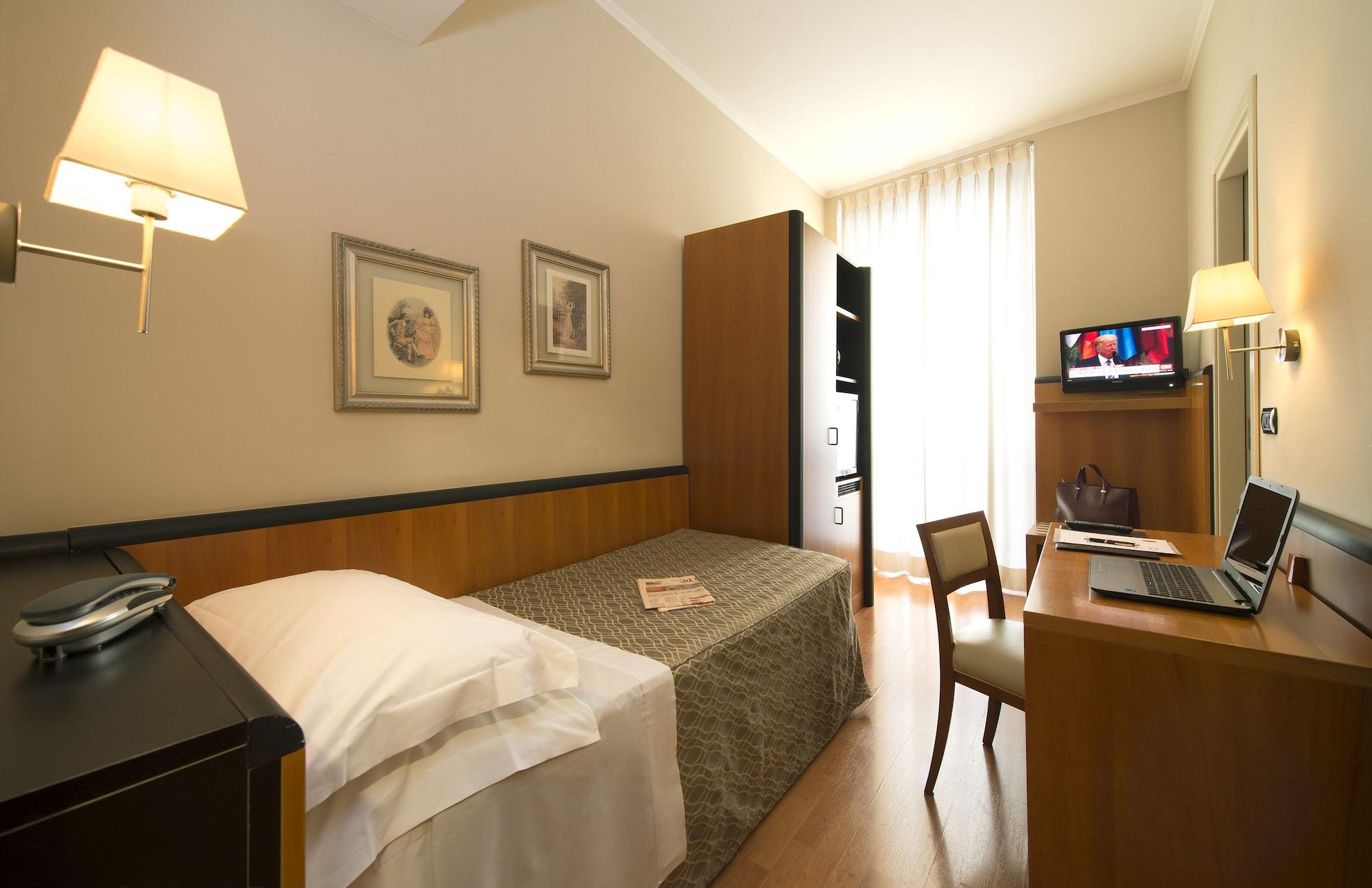 Hotel Fenice Milano Ngoại thất bức ảnh