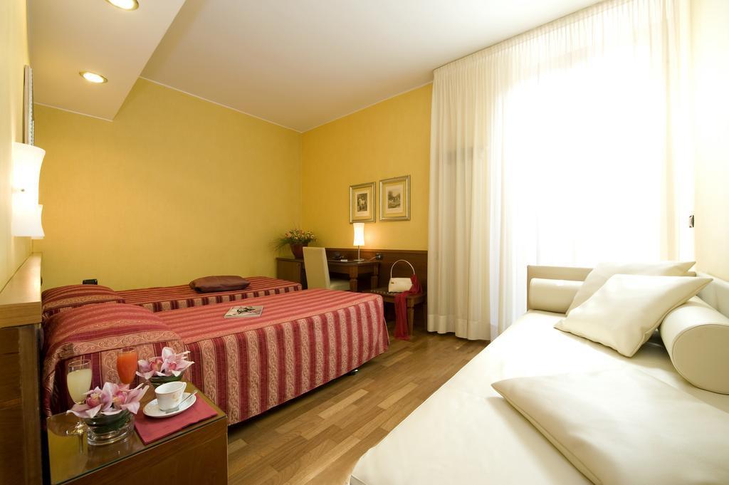 Hotel Fenice Milano Ngoại thất bức ảnh