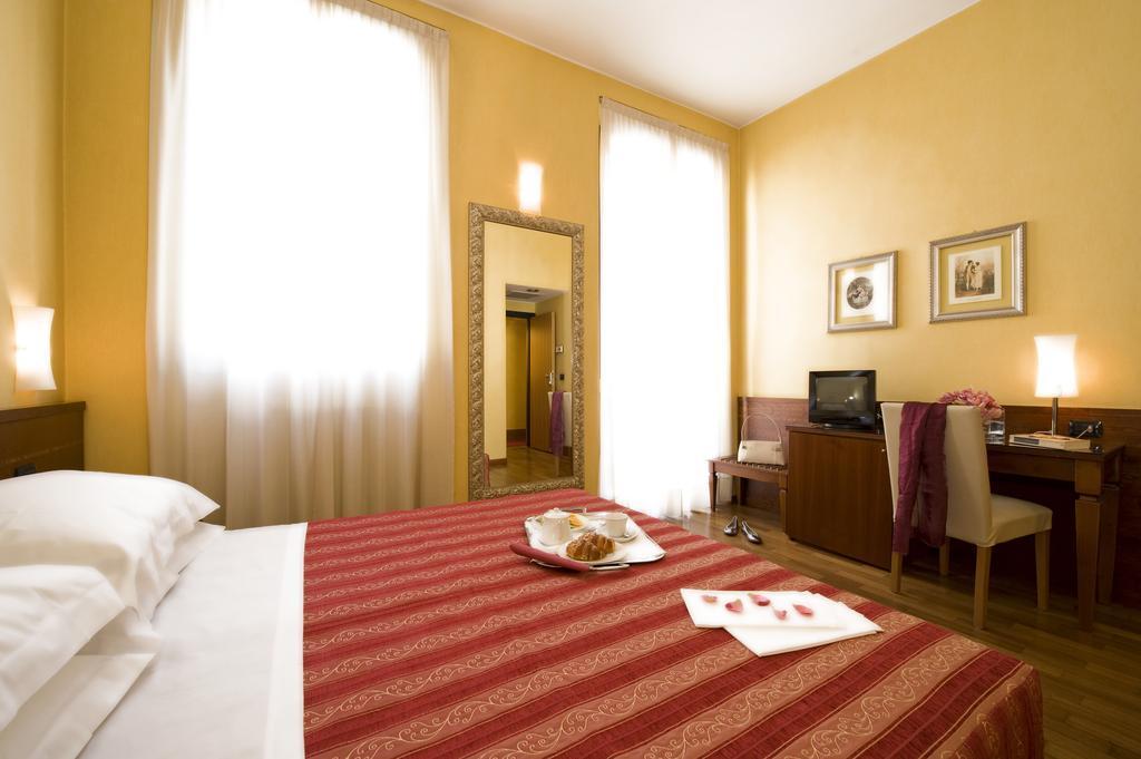 Hotel Fenice Milano Ngoại thất bức ảnh